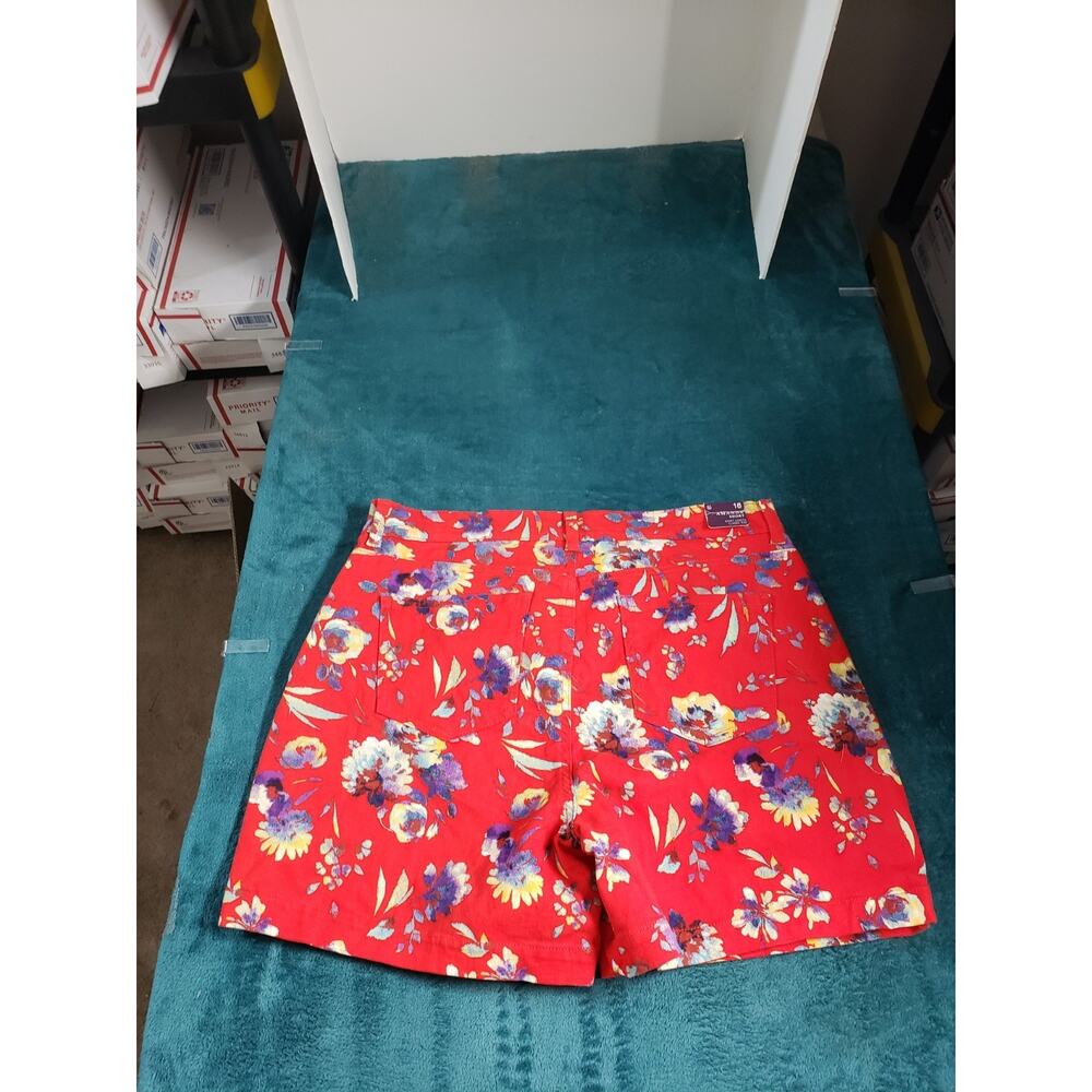 Gloria Vanderbilt Shorts Size 16 Womens Red Amanda Floral Ladies Casual NWT - Picture 12 of 13
